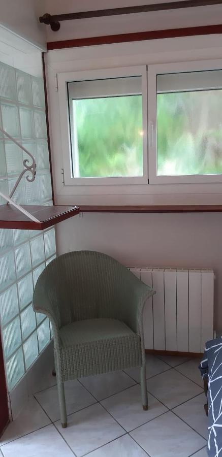Le petit cottage entre village et mer Trélévern Extérieur photo