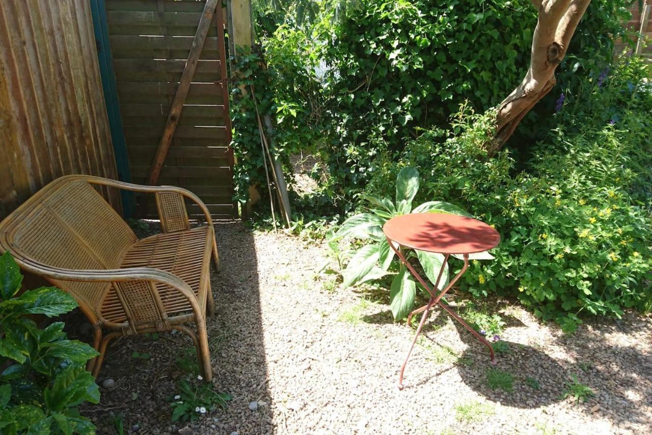 Le petit cottage entre village et mer Trélévern Extérieur photo